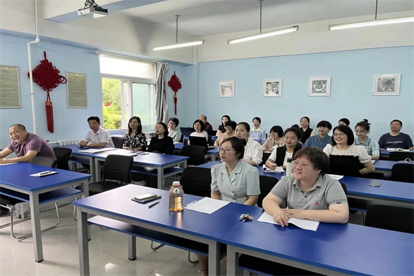 马克思主义学院教师期末述职工作圆满结束