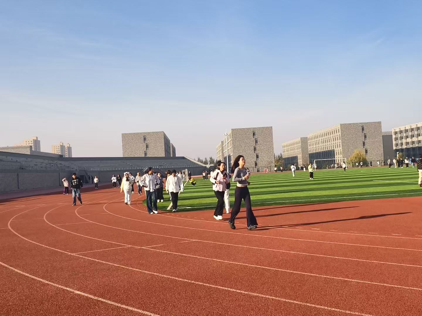 阳光体育·活力校园——辽宁传媒学院新学期阳光晨练正式开启
