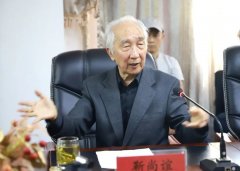 校庆系列活动之二 中国油画界泰斗靳尚谊先生莅临我校开展学术座谈会