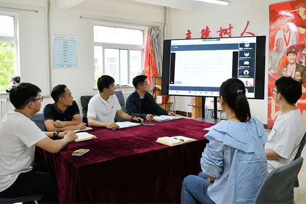 校长姜立教授为师生讲授一堂精彩的“云端”思政课